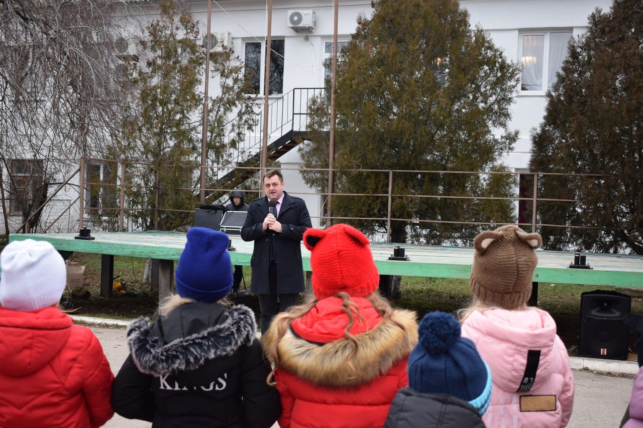 tradicionnyj novogodnij utrennik 01