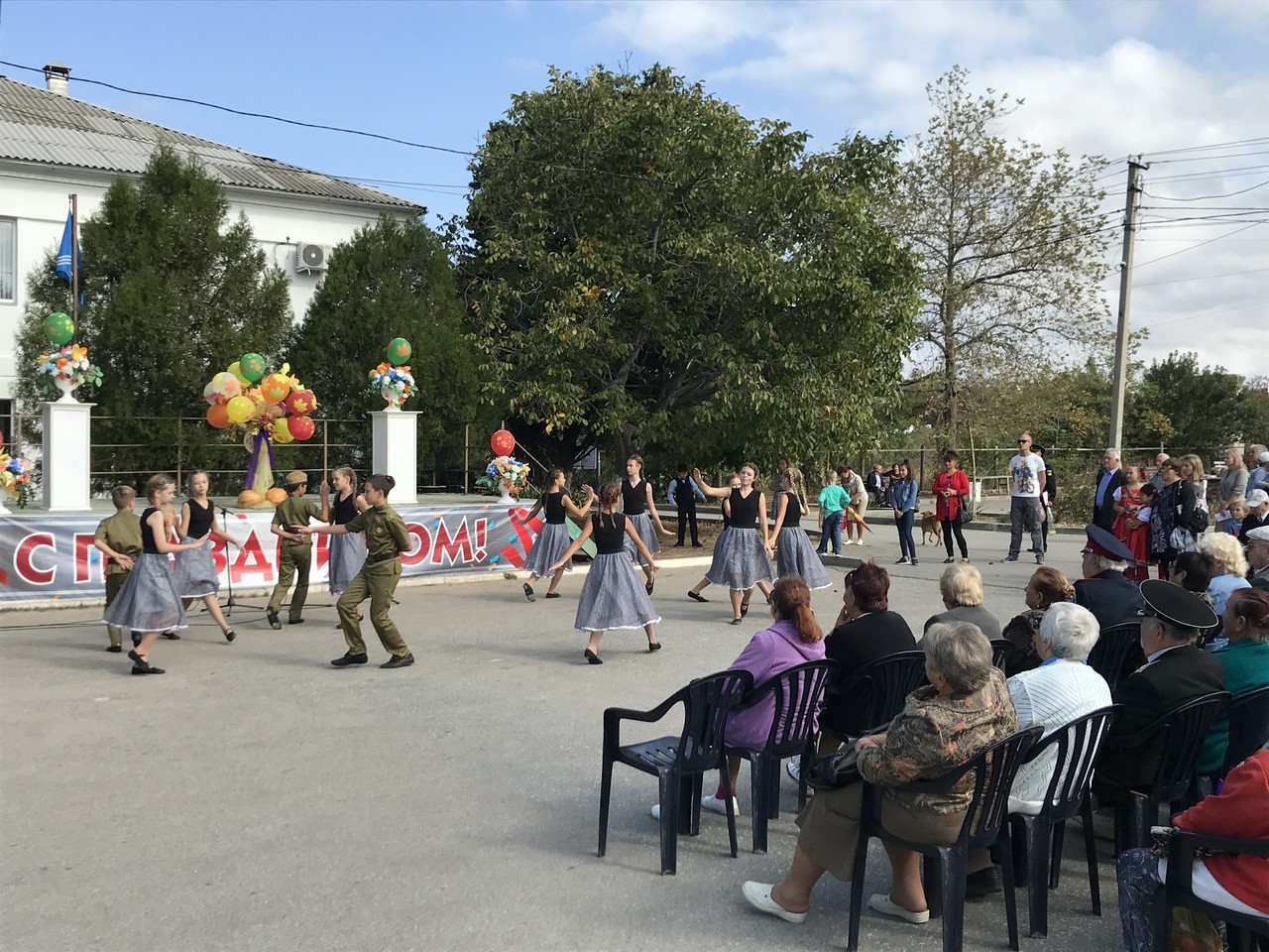Prazdnichnyj koncert Den pozhilogo cheloveka 01